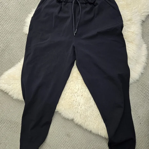 Lululemon Stretch women's high rise black joggers - Picture 2 of 4